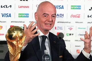 MS fotbal | Vedení FIFA se omluvilo za chyby a podpořilo Infantina - Sport.cz